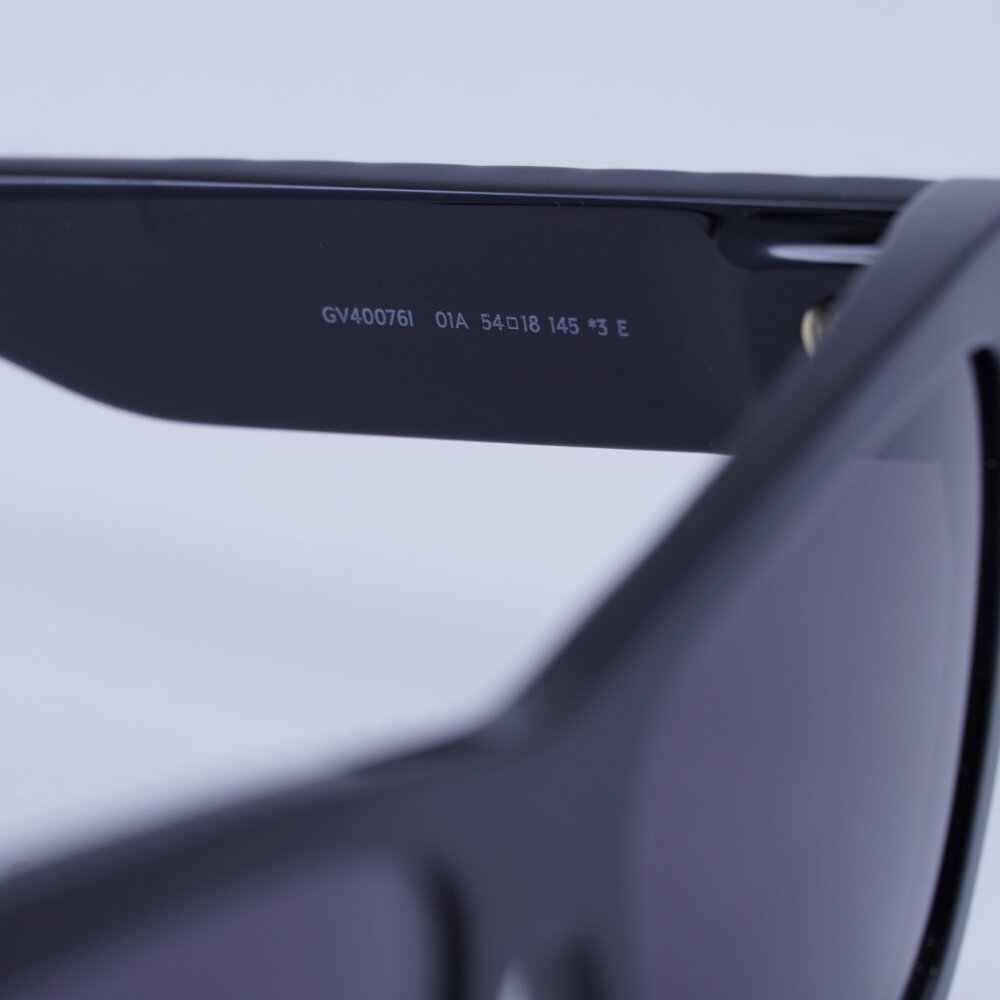 🕶️ New Givenchy GV40076I 01A Sunglasses - Black Frame, Grey Lenses - Picture 6 of 9